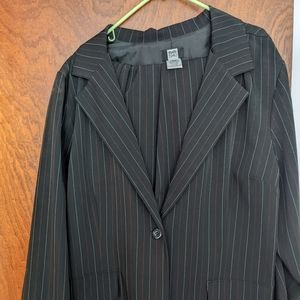 Women's suit jacket and matching pants